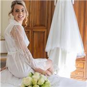 Insegnante offre lezioni private di inglese e altre materie. Giovane e quasi laureata